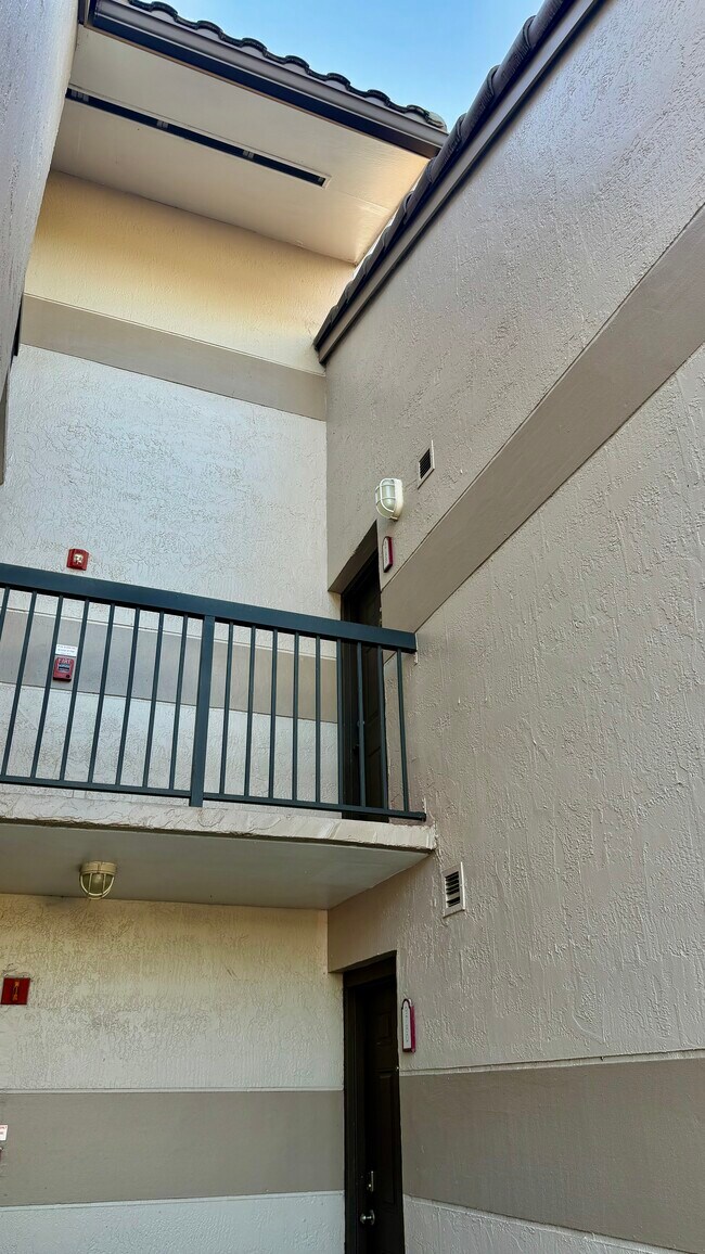 9788 Nob Hill Ct unit 9788/29, Sunrise, FL 33351 - photo 3