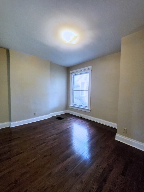 1490 Michigan Ave, Columbus, OH 43201 - photo 4