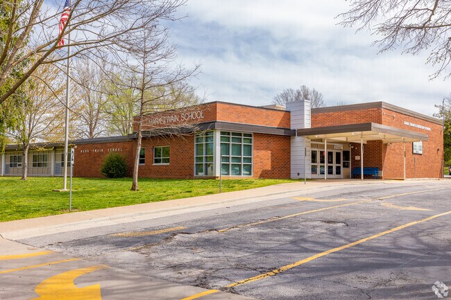 Front entrance way for Mark Twain Elementary School.