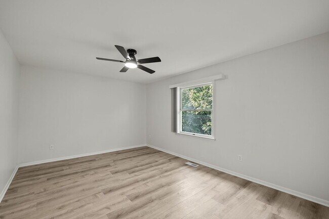 Chestnut Oaks Apartments, Southfield, MI 48076 - photo 4