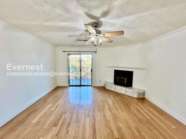 Lenox Villas Condominium unit 2319, Atlanta, GA 30324 - photo 4