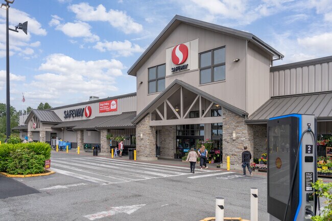 Sisco Heights residents head to Safeway in Arlington for all their grocery needs.