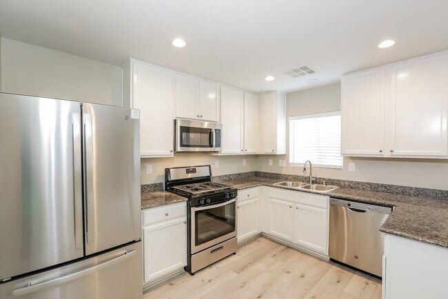 8273 Oliver Twist Ln, Las Vegas, NV 89113 - photo 7