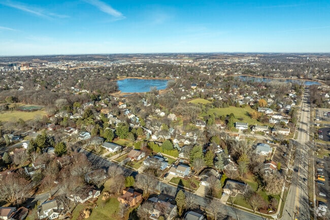 The average price per square foot in the Town of Middleton is $270.