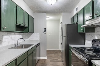 582-614 Roberts Dr, Riverdale, GA 30274