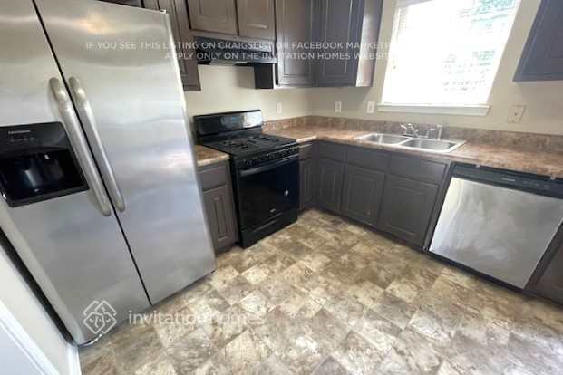 1069 Meadow Glen Cir, Fairburn, GA 30213 - photo 3