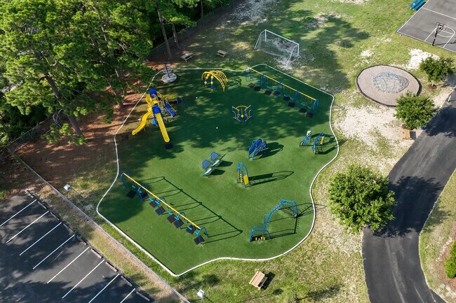 Lakewood Elementary offers several advanced programs for students.