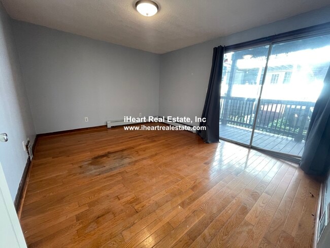 474 E 7th St, Boston, MA 02127 - photo 4