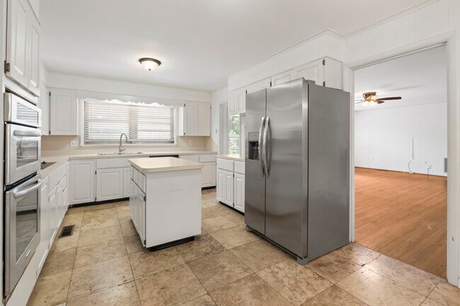 7001 W Markham St, Little Rock, AR 72205 - photo 6