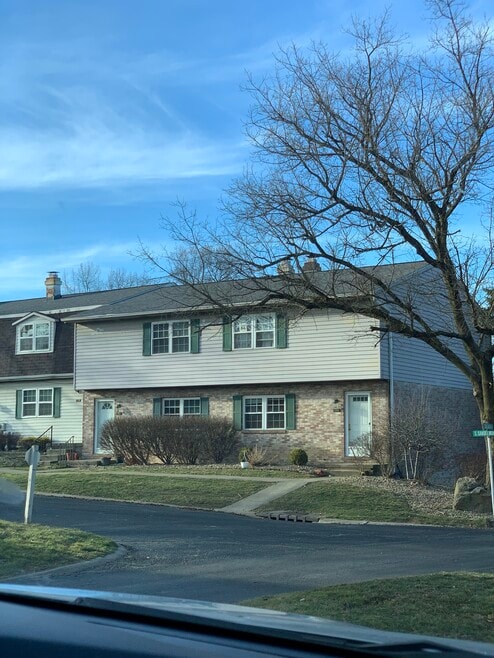 1323 Sandlewood Oval unit 17D, Kent, OH 44240 - photo 1