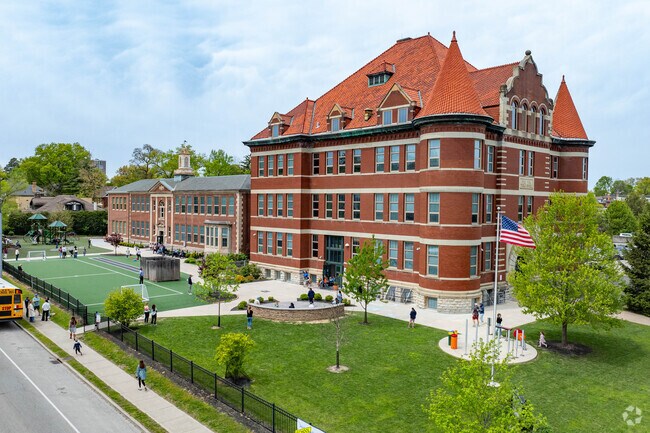 Hyde Park School in Oakley received and A- on their Niche Overall Grade.