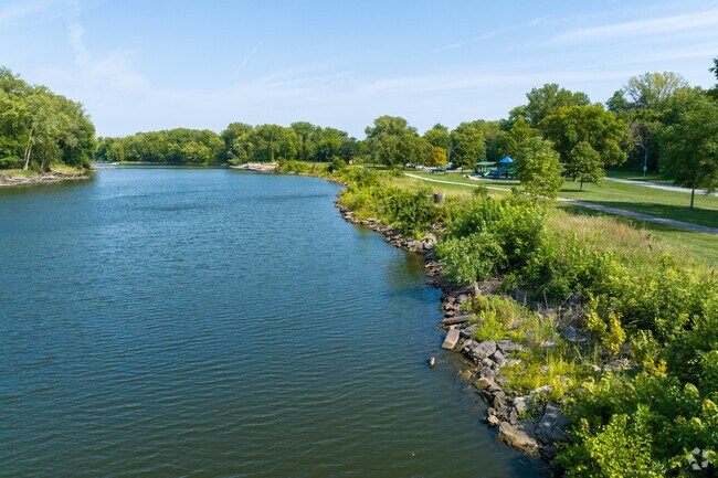 Prospect Park sits on the south side of the Des Moines River just north of Mondamin Presidentia.