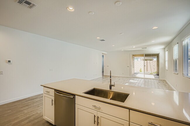 1508 W Ridge Rd, Apache Junction, AZ 85120 - photo 7