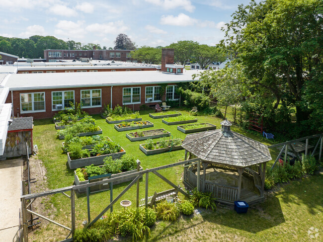 There is a large garden that has a gazebo at Clayton Huey Elementary School.
