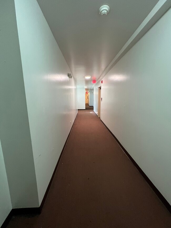 183 Livingston Place unit 2, Bridgeport, CT 06610 - photo 6