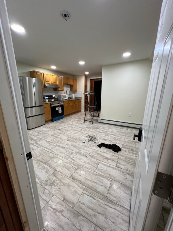 10 Walnut Ct Unit 2, Leominster, MA 01453