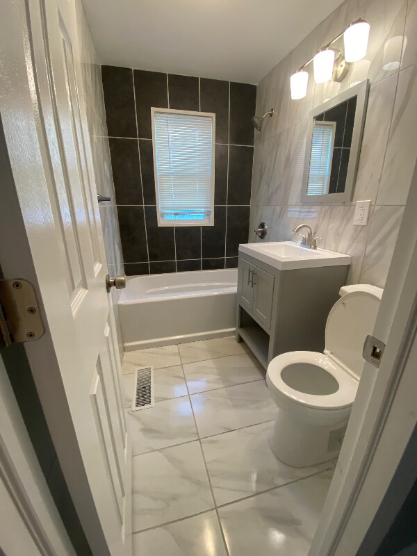 1163 E Erie Ave Unit 1203-B 2 VACANT, Lorain, OH 44052