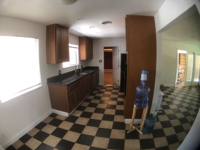 906 Sycamore Ln, Davis, CA 95616 - photo 2