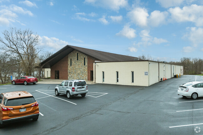 Piqua Christian School is for students in grades 2-12.