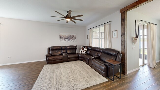 7511 Turtle View Dr, Ruskin, FL 33573 - photo 2