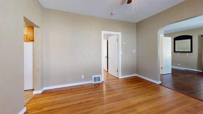 2529 Des Moines St, Des Moines, IA 50317 - photo 2