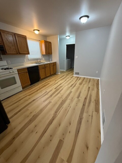 28913 Annapolis Ave, Westland, MI 48186 - photo 5