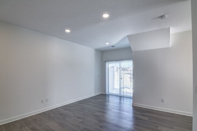 2550 Dawes Place, River Falls, WI 54022 - photo 7