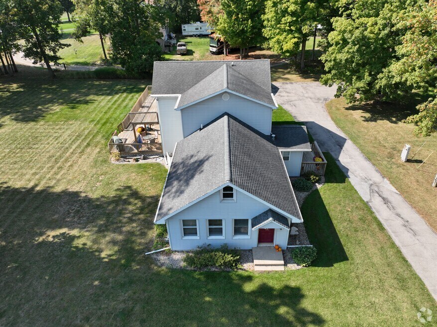 6206 Paw Lake Rd, Coloma, MI 49038 - photo 2