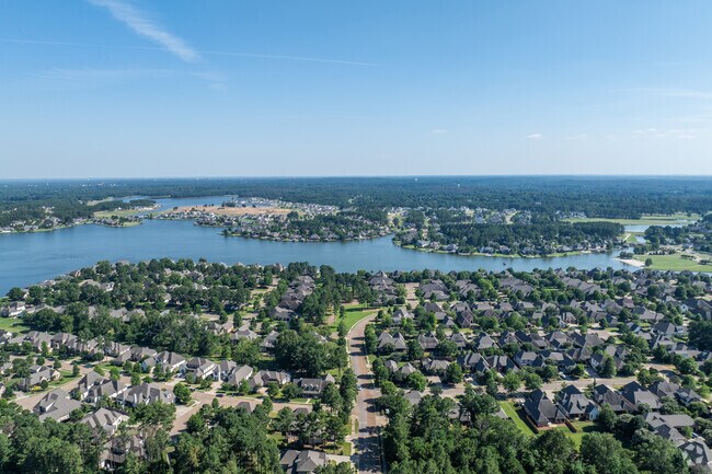 Reunion is located in Madison, Mississippi, about 10 miles north of Jackson, the state capitol.