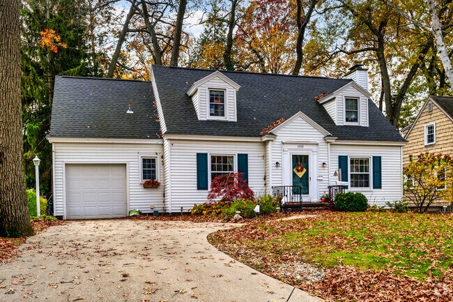 There are many well-maintained Cape Cod-style homes in Glenside.