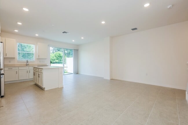 1469 Tristar Dr, Plant City, FL 33563 - photo 6