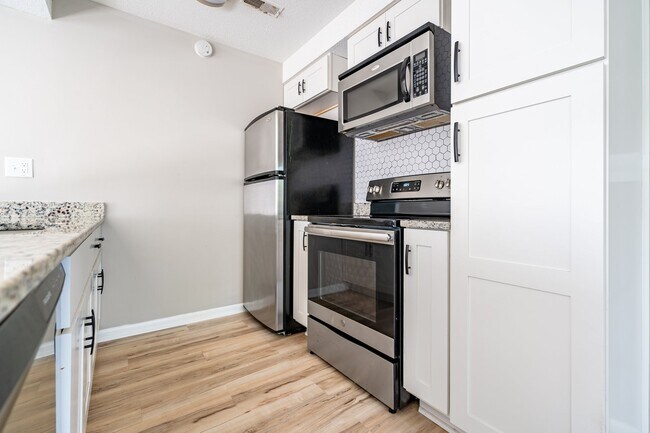 3089 Huntleigh Dr unit B-3089, Raleigh, NC 27604 - photo 5