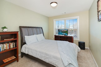 4010 Lake Manor Way, Atlanta, GA 30349