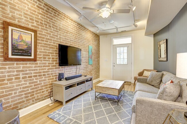 4114 New Hampshire Ave NW unit 2, Washington, DC 20011 - photo 4