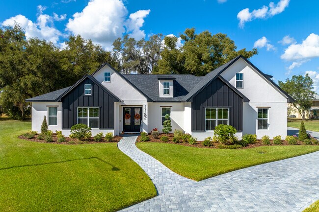 Contemporary Farmhomes have become a popular home style in Bartow and keeps with the rural feel.