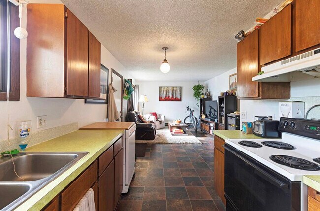 2016 S 13th St W unit 2016 2 Upstairs, Missoula, MT 59801 - photo 5