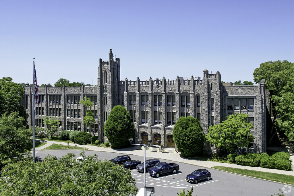North White Plains: White Plains Middle School: The WPCSD is devoted to the individualized educational experience of every child.