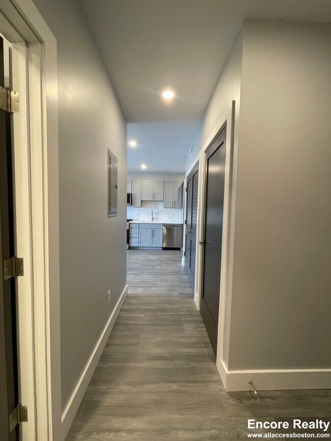 365 Western Ave unit 512, Boston, MA 02135 - photo 4