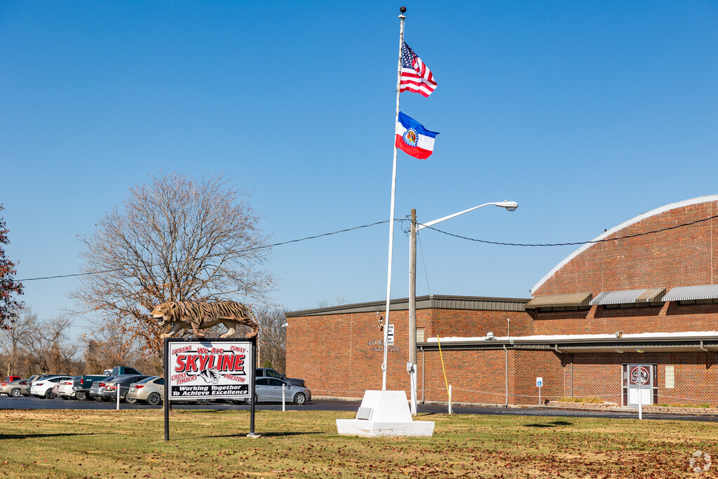 Skyline Elementary School is a public Kindergarten through 4th grade school.