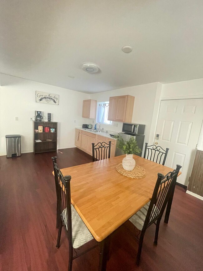 7001 Sherwood Ave unit 2, Anchorage, AK 99504 - photo 3