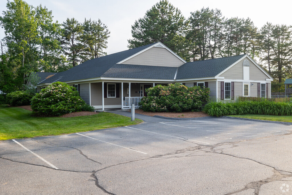 The Early Enrichment Center in Concord has 85 students and serves grades Pre-k to K.