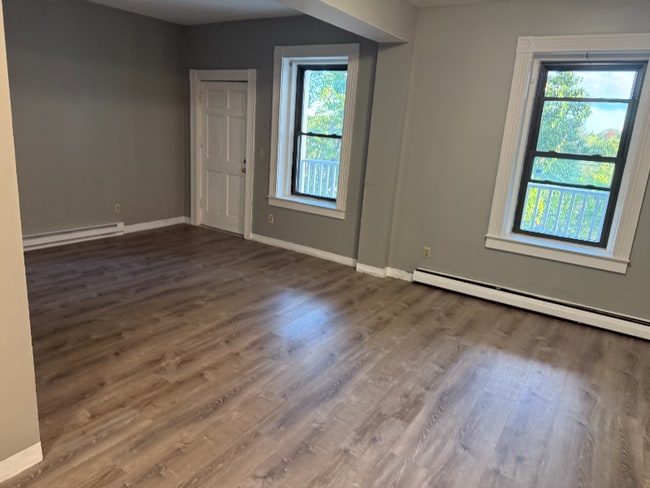 12-14-14 E Main St unit 2, Orange, MA 01364 - photo 2