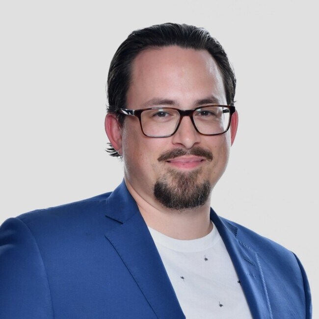 Agent Photo