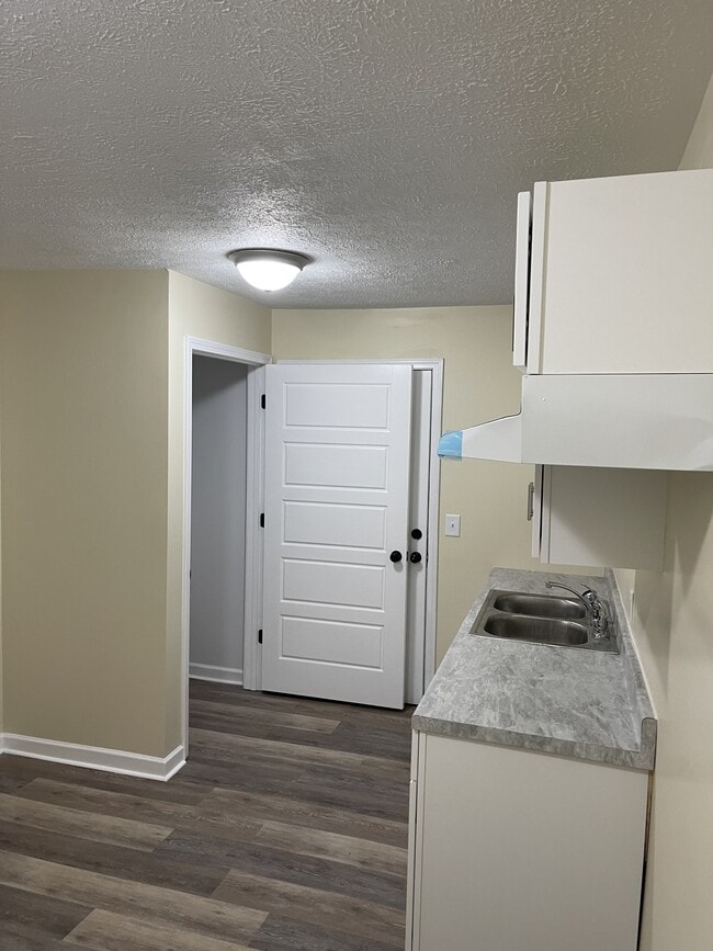 633 Colonette Dr unit 633- B, Hopkinsville, KY 42240 - photo 3