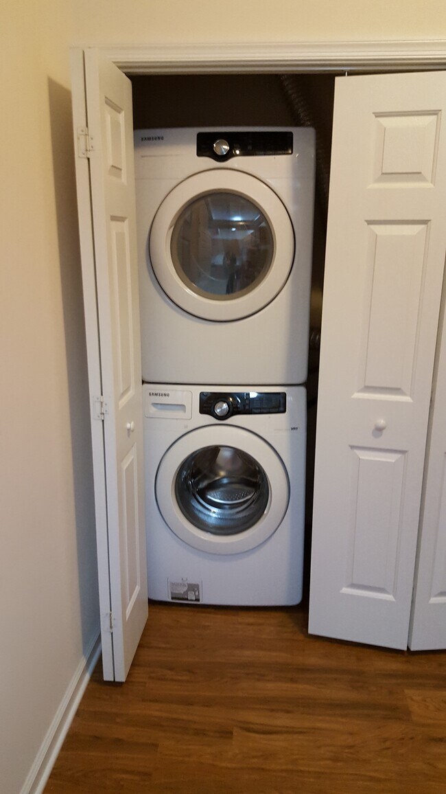 215 N 6th St unit 2, Emmaus, PA 18049 - photo 3