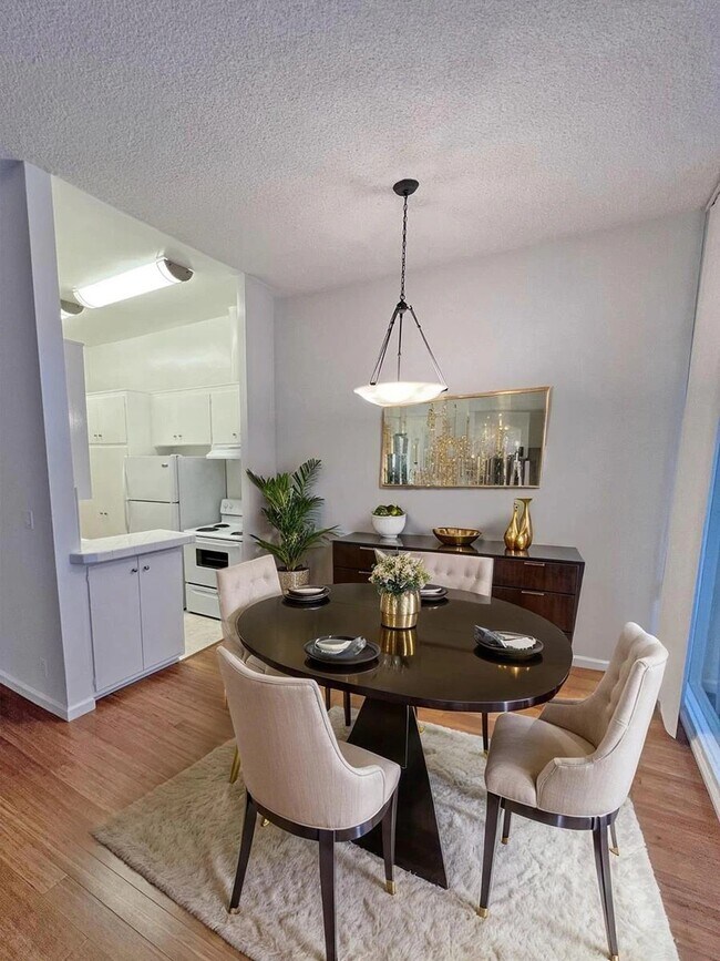 11936 Darlington Ave unit 101, Los Angeles, CA 90049 - photo 2