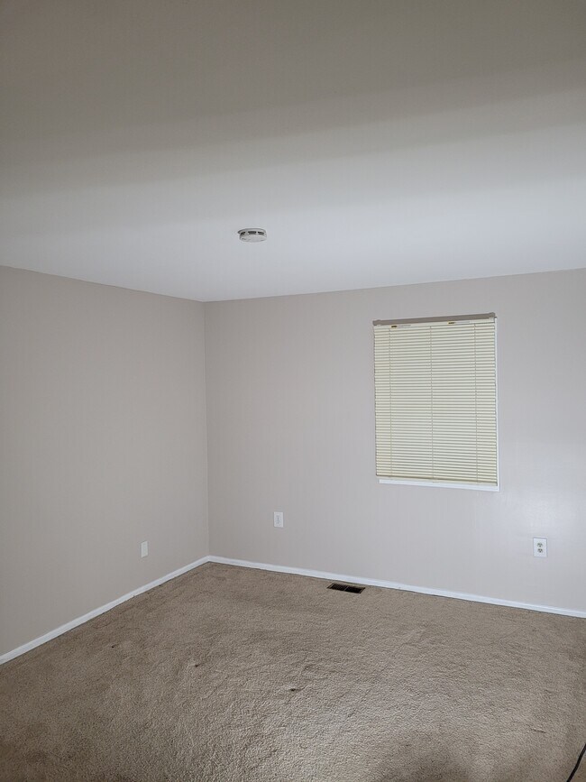 335 Glendale Ave unit G, Bridgeport, CT 06606 - photo 6