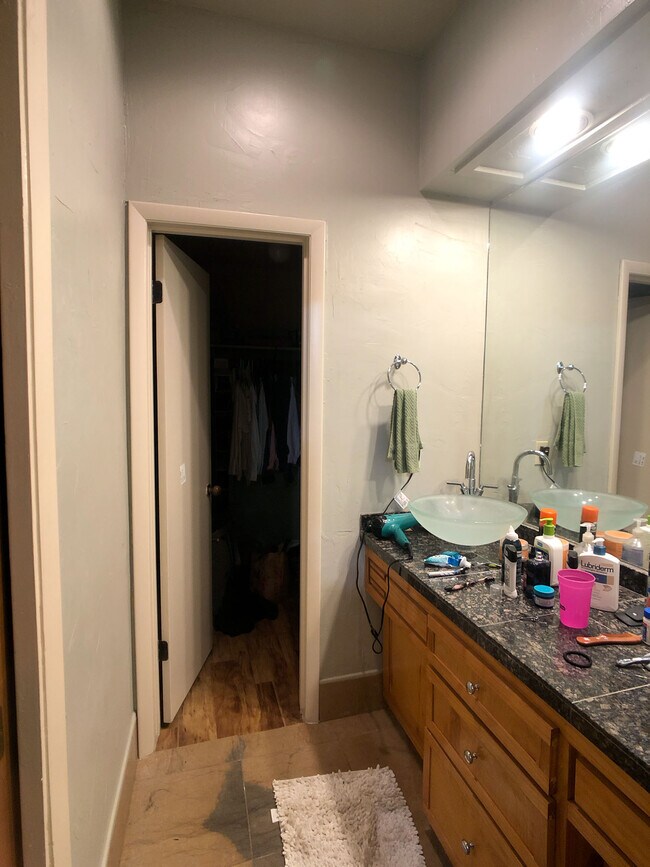 3200 Duval St unit 308, Austin, TX 78705 - photo 6