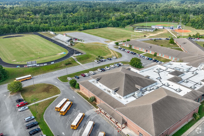 Heritage Middle School is an above-average public school welcoming students grades 6-8.