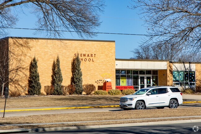 The Yankton school district earns an overall grade of B on Niche.